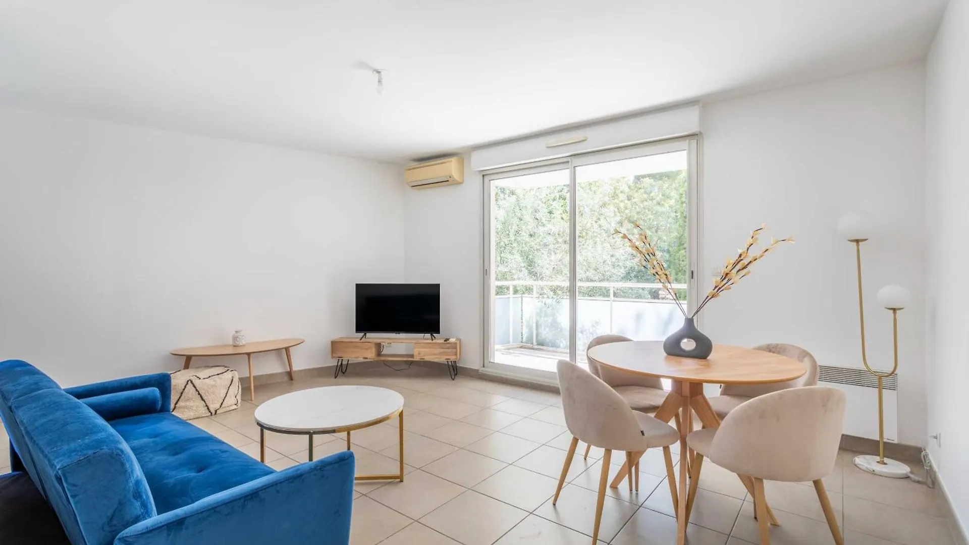 2 Bedroom Apartment With Balcony 10Th Arr Marseille