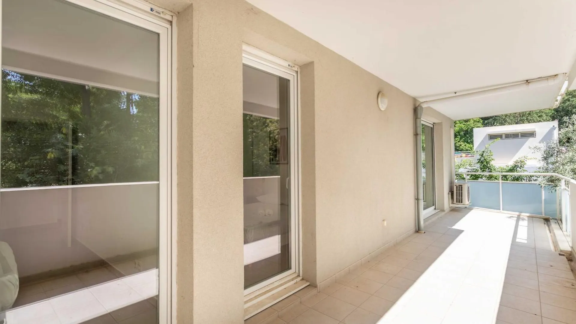 2 Bedroom Apartment With Balcony 10Th Arr Marseille France